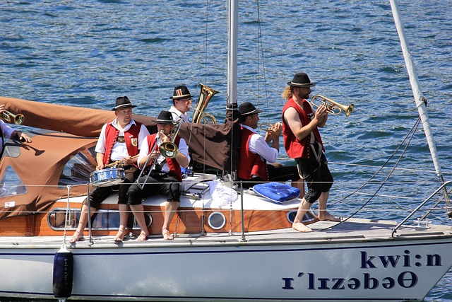 奉献精神的 奉献精神的