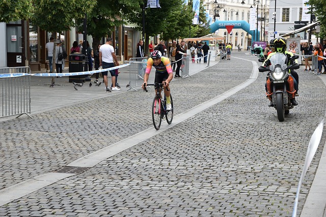 际足联和各 际足联和各